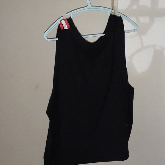 Cropped muscle shirt - Picture 2 of 3